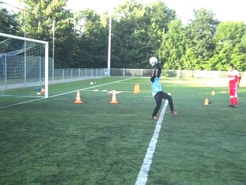 Kay Hilverink in keepertraining bij Arben Kasolli