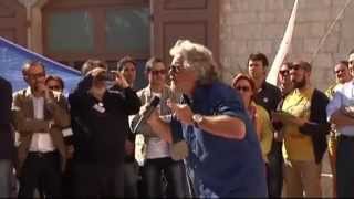 preview picture of video 'Grillo arringa la folla a Corato'