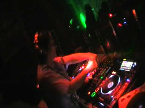 DJ MARTIN (Ex Resident LE YALTA ) @ LE VORTEX (Surbourg, 13.08.2011) part 2