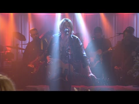 Född Långt Från Usa - Markus Krunegard
