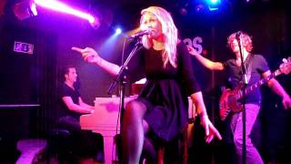 Miss Montreal - Being alone at Christmas