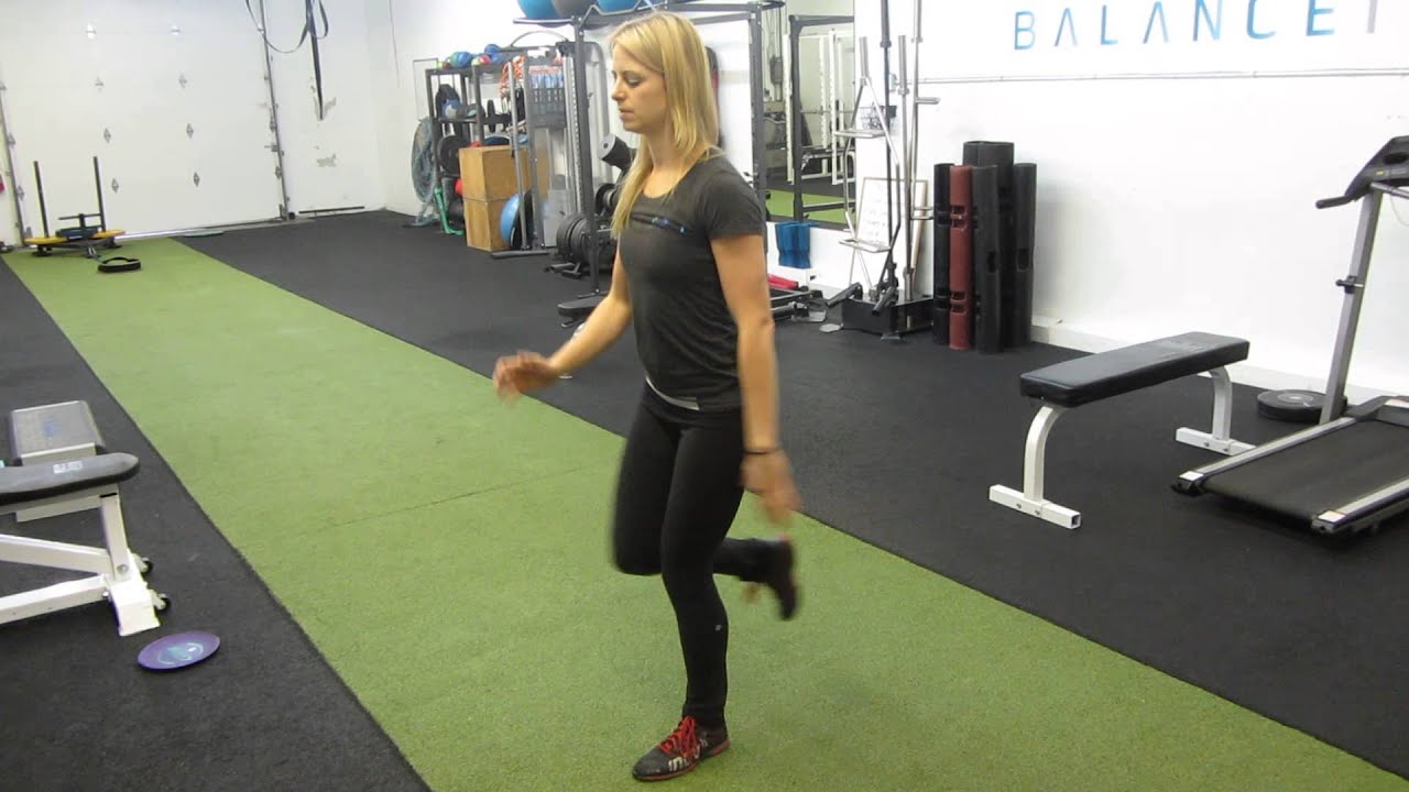 Reverse Lunge to Balance - YouTube
