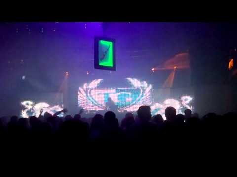 Thomas Gold drops Big Fucking House - Angger Dimas vs Tommy Trash