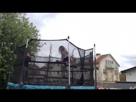 Gymnastik på studsmatta🌸