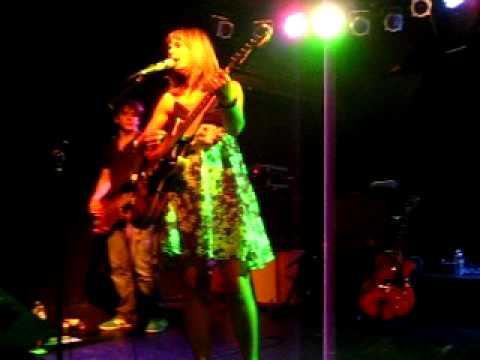 The Vaselines-Oliver Twisted (Carrboro, North Carolina 2010)