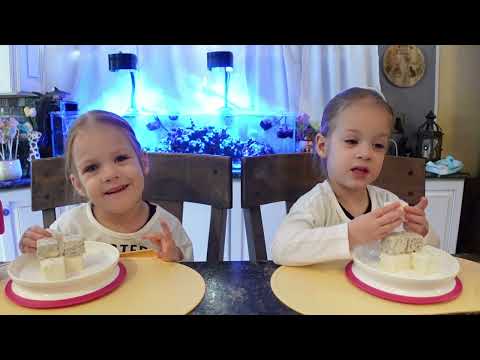 Twins try XO marshmallow 