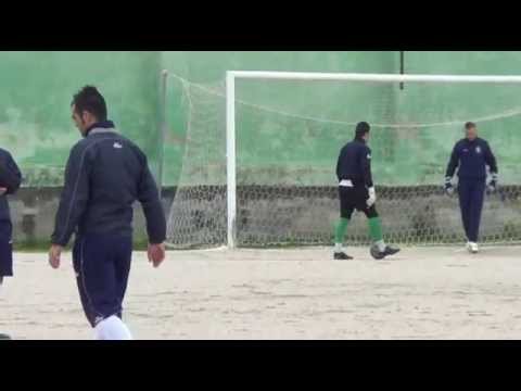 Calcio: riscaldamento e festeggiamenti con Ploaghe e Stintino 7 aprile 2013