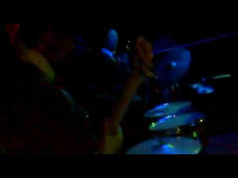 ALEX STELLA Y LA KEXU