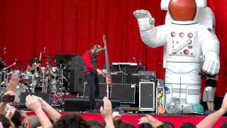 Primus - Santiago Chile 2010 - The Pig - Sathington Willoughby