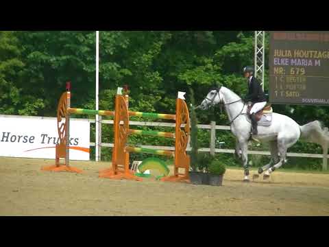 Elke Maria M (CORNET OBOLENSKY x CARTHAGO)