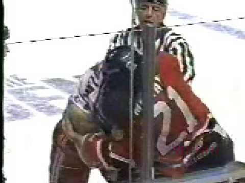 Randy McKay vs Eric Cairns