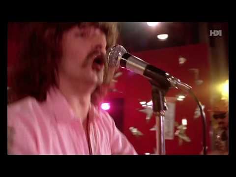 Martin CIRCUS et TRIANGLE - Extrait du film "Les bidasses en Folie"