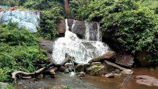 preview picture of video 'Bissamcuttuck. Chatikona village.. gadgada waterfall. Pataleswar temple'