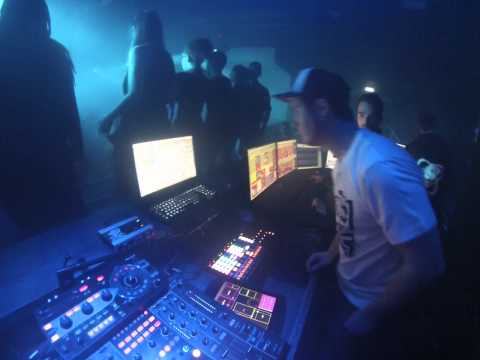 PUMP UP THE VOLUME 1 / LE CLOWN EVIL / BALARACE PROD