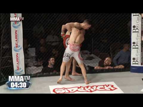 BCMMA#13 on MMATV   Darren Castleton vs Craig Powell  Professional 125lbs Flyweight Contest