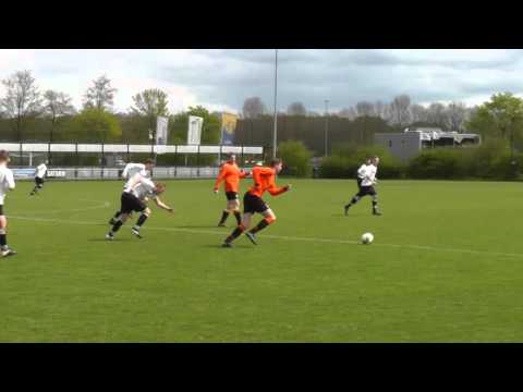 Opjestropdas.nl 30 april 16 JSV N'gein 10 - De Meern 8 com 4-0 Abel laat even z'n klasse zien
