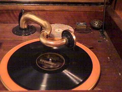 FRED RICH ROLLICKERS QT. - WEDDING BELLS - ROARING 20'S VICTROLA.MP4