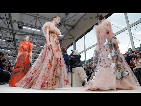 Valentino | Fall/Winter 2019/20 | Paris Fashion Week