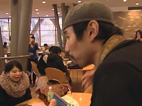 戦場カメラマン渡部陽一氏　母校・明学を訪問！《学食編》