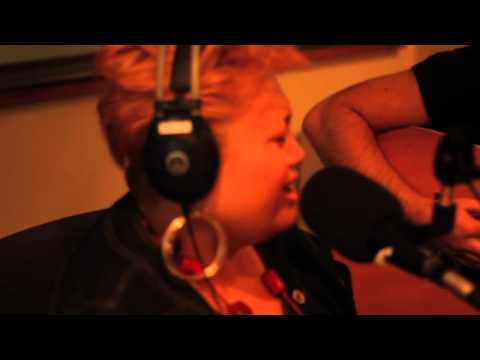 Deep Street Soul - Hold On Me - Live On 3RRR