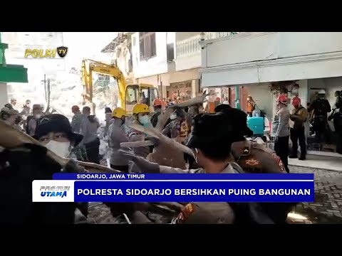 POLRESTA SIDOARJO MEMBERSIHKAN PUING MATERIAL PONPES AL KHOZINY SIDOARJO