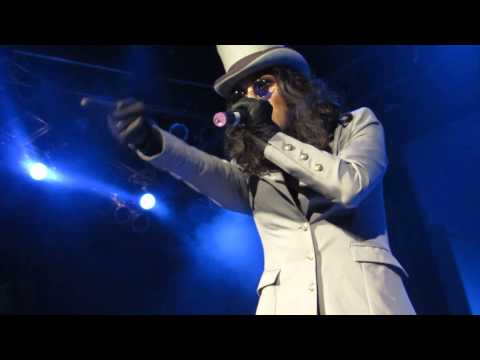 Chicago Battle of the seasons - Sharon Needles - Dracula