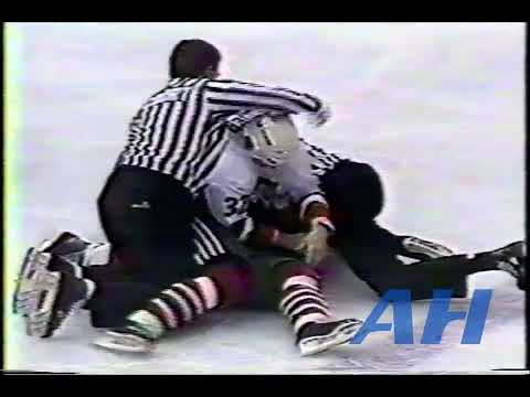 NHL Oct. 21, 1986 Brad Lauer,NYI v Jan Ludvig,NJ New York Islanders New Jersey Devils