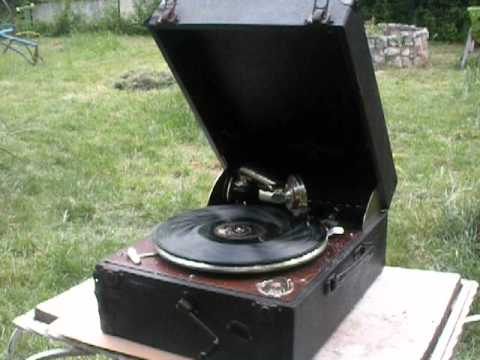 78rpm, Brunswick, 1937 -MIDNIGHTE IN HARLEM- Fox-trot by Chick Webb and his Orchestra.
