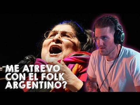 AMERICANO escucha por primera vez a Mercedes Sosa - Todo Cambia