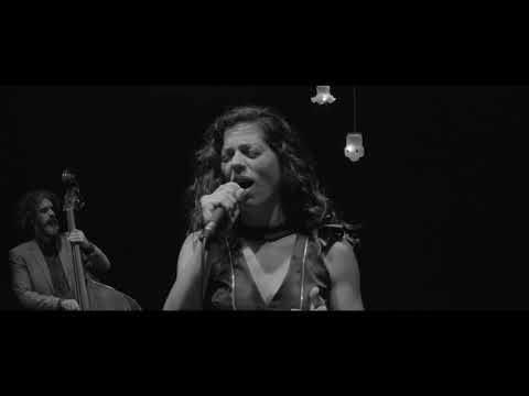 MAIA CASTRO – QUE PENA [ Videoclip oficial ]