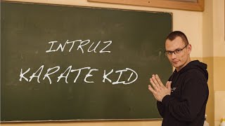 Kadr z teledysku Karate Kid tekst piosenki Intruz