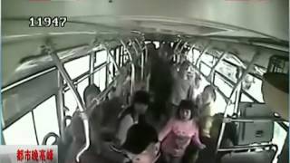 Old Chinese man grabs bus driver's steering wheel, causes multi-vehicle accident