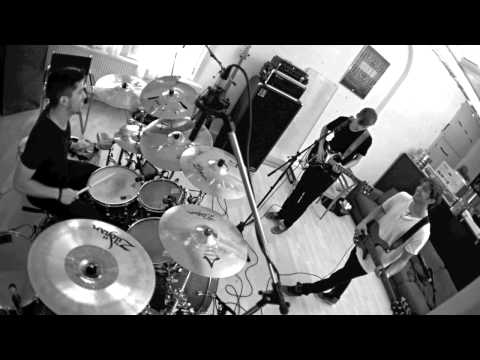 download lagu mp3 mp4 Wide Room, download lagu Wide Room gratis, unduh video klip Wide Room