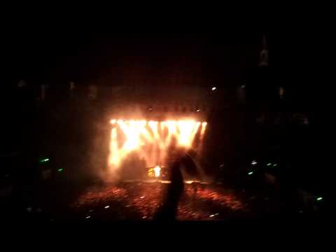 Justice live au arènes de nimes 2012 intro 20mn