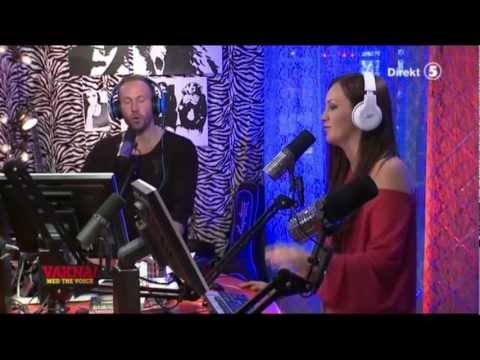 Killar gör Izza så nervös - VAKNA! med the Voice