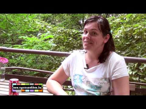 Válaszvideó - Kapcsolatok - Kiakaszt, hogy a pasim megbámulja a csajokat..! :/