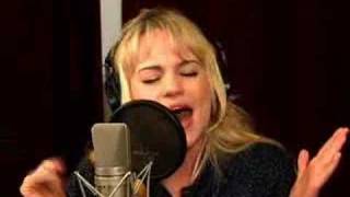 Duffy sings Mercy Unplugged