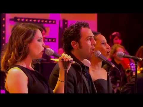 Mickael Miro - "L'horloge tourne" & "Ma scandaleuse" - Fête de la Chanson Française 2012