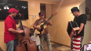 Los Sencillos de Gto - Vida mafiosa con tololoche