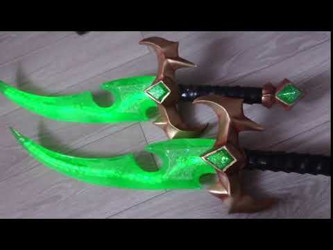 Daggers of Valeera Sanguinar by MaywedaCosplay.