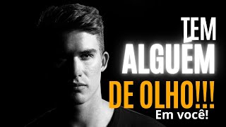 Tem Alguém de olho ? em Você! Tarot e Baralho cigano revelam. (com letra do Nome)