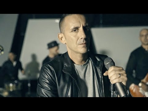 Videoclip de Comincia lo show — Modà