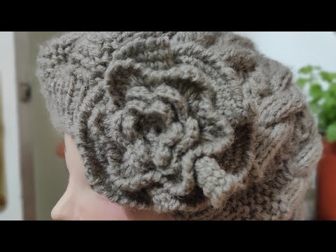 Floare crosetata pentru bereta Mariana