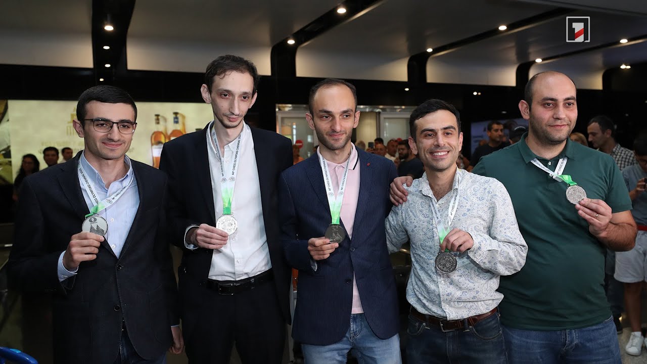 «Զվարթնոց» օդանավակայանում դիմավորում են շախմատի Հայաստանի հավաքականին | ՈՒՂԻՂ