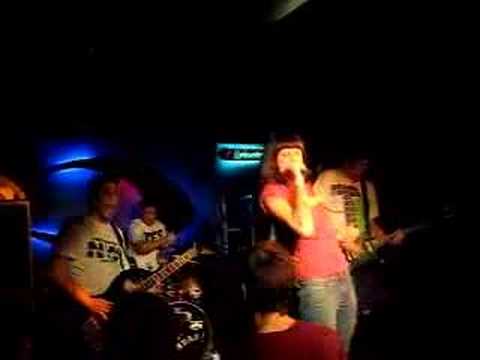 Reaching Hand - Nothing Left (Live at Barracudas)