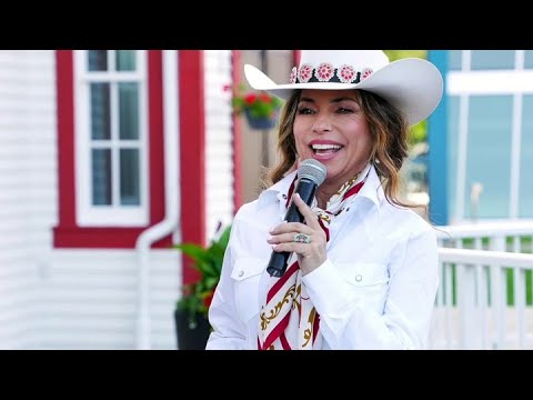 Country Superstar Shania Twain Receives Parade Marshal Badge