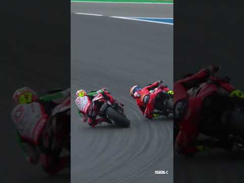 Montella 🆚 Bassani for P5 🔥 | 2026 #EstorilWorldSBK 🇵🇹