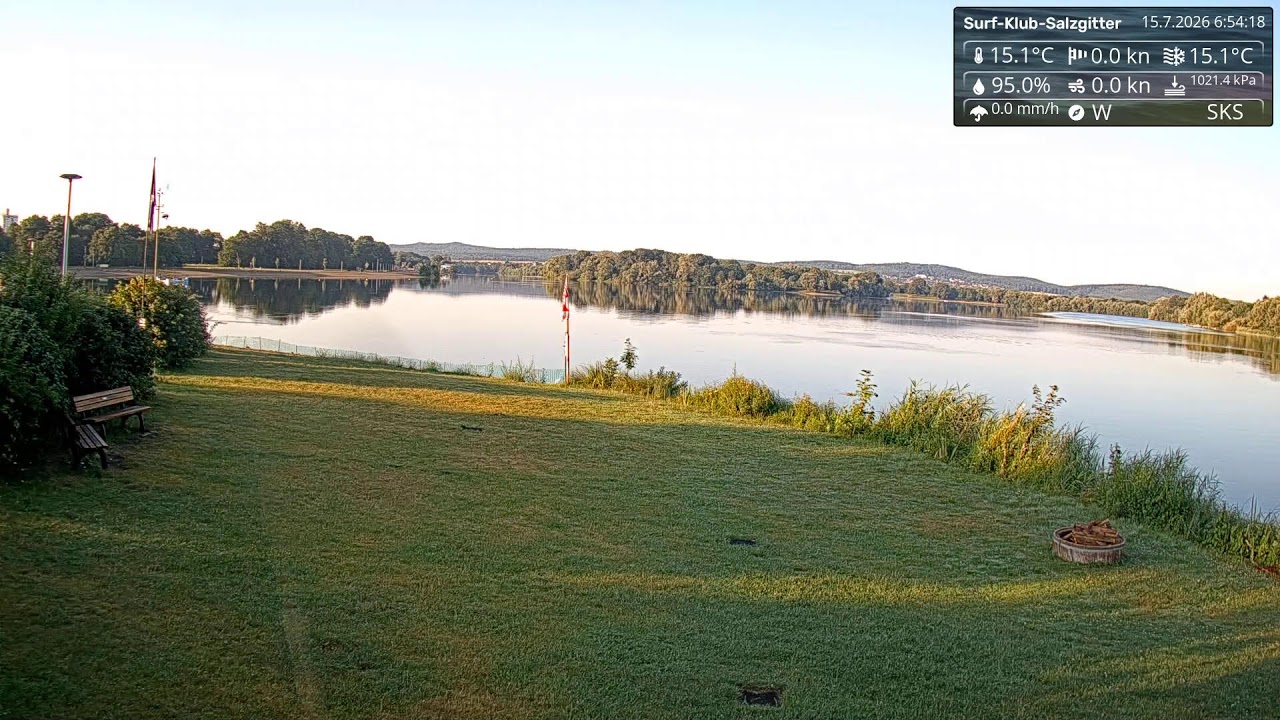 Live webcam view of Salzgittersee Watersports Cam