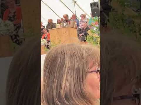 Mä muukalainen olen täällä, mä olen kautta kulku matkalla: Lasse Heimonen.  kuvaus Kyösti Nikkinen