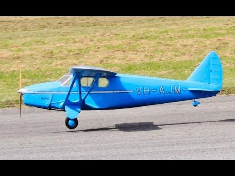 "HESTON PHOENIX" SOLO VINTAGE RC AIRCRAFT DISPLAY AT LMA RAF ELVINGTON - 2017